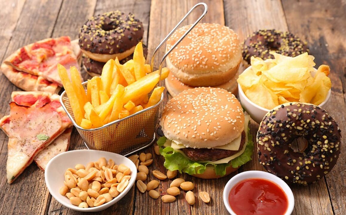 On the Japanese diet, sweets and fast foods are prohibited.